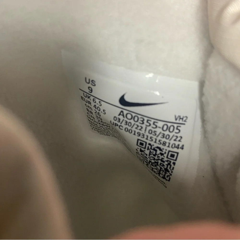 Nike Tanjun High Rise Boots - Picture 6 of 7